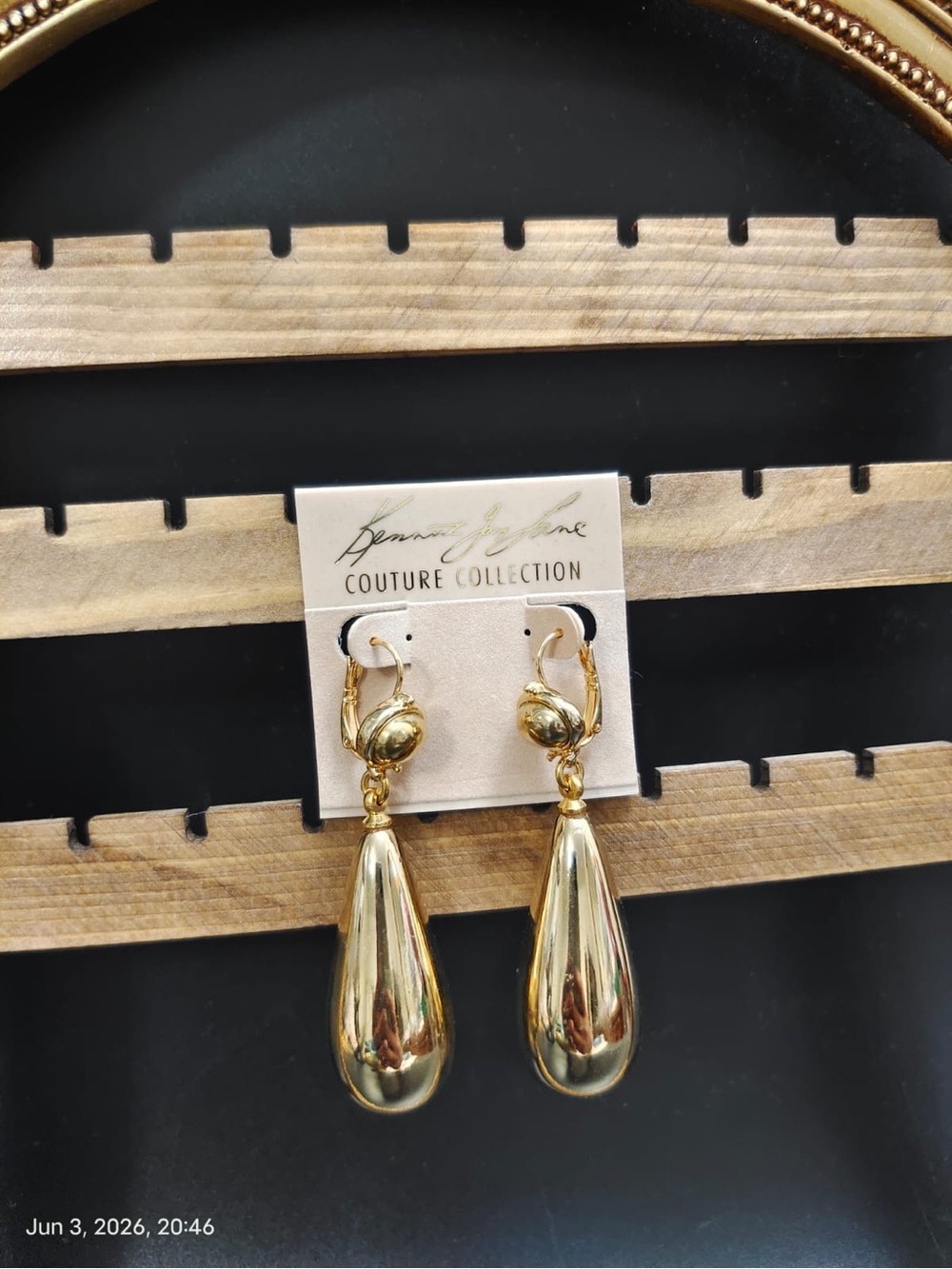 NWOT Kenneth Jay Lane Drop Women’s Earrings Gold Tone MRSP $40 - Picture 3 of 4
